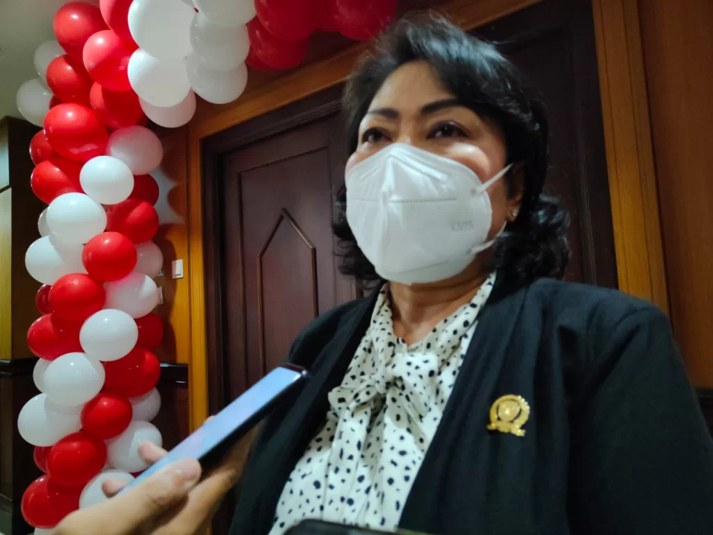 Veridiana Huraq Wang