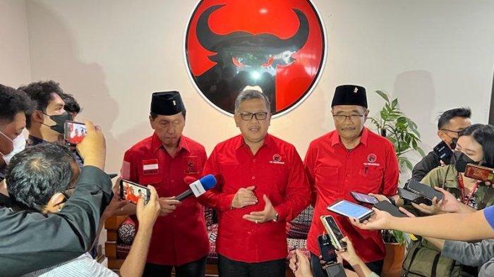 Hasto memberikan penjelasan soal Megawati dilaporkan