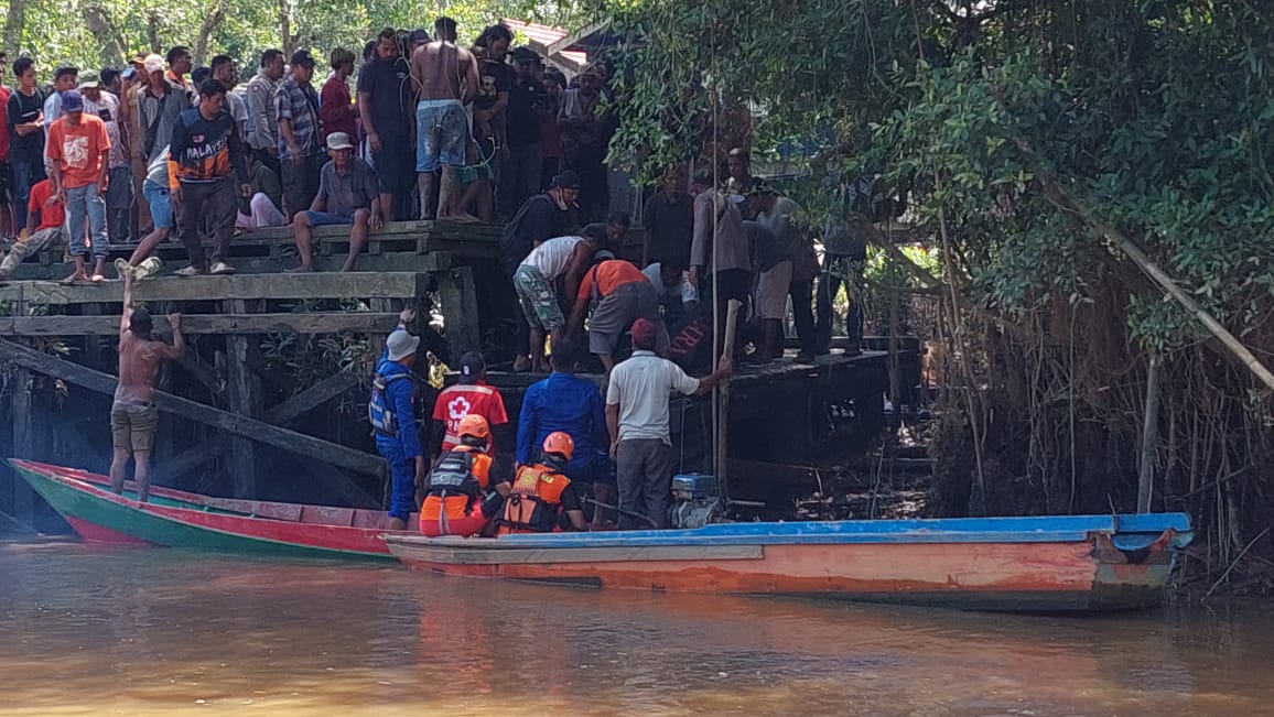 tewas diterkam buaya
