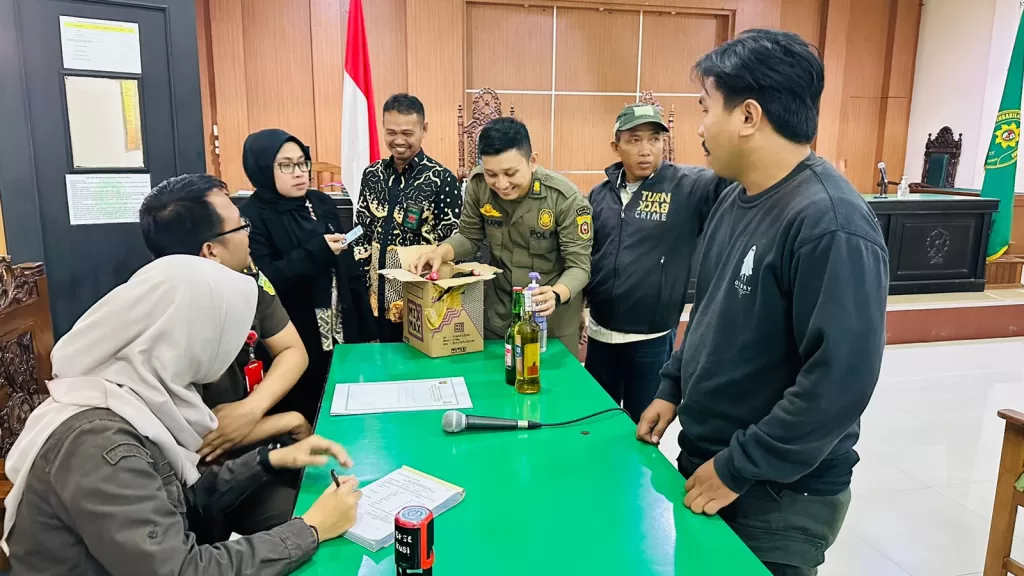 Penjual Miras Ilegal