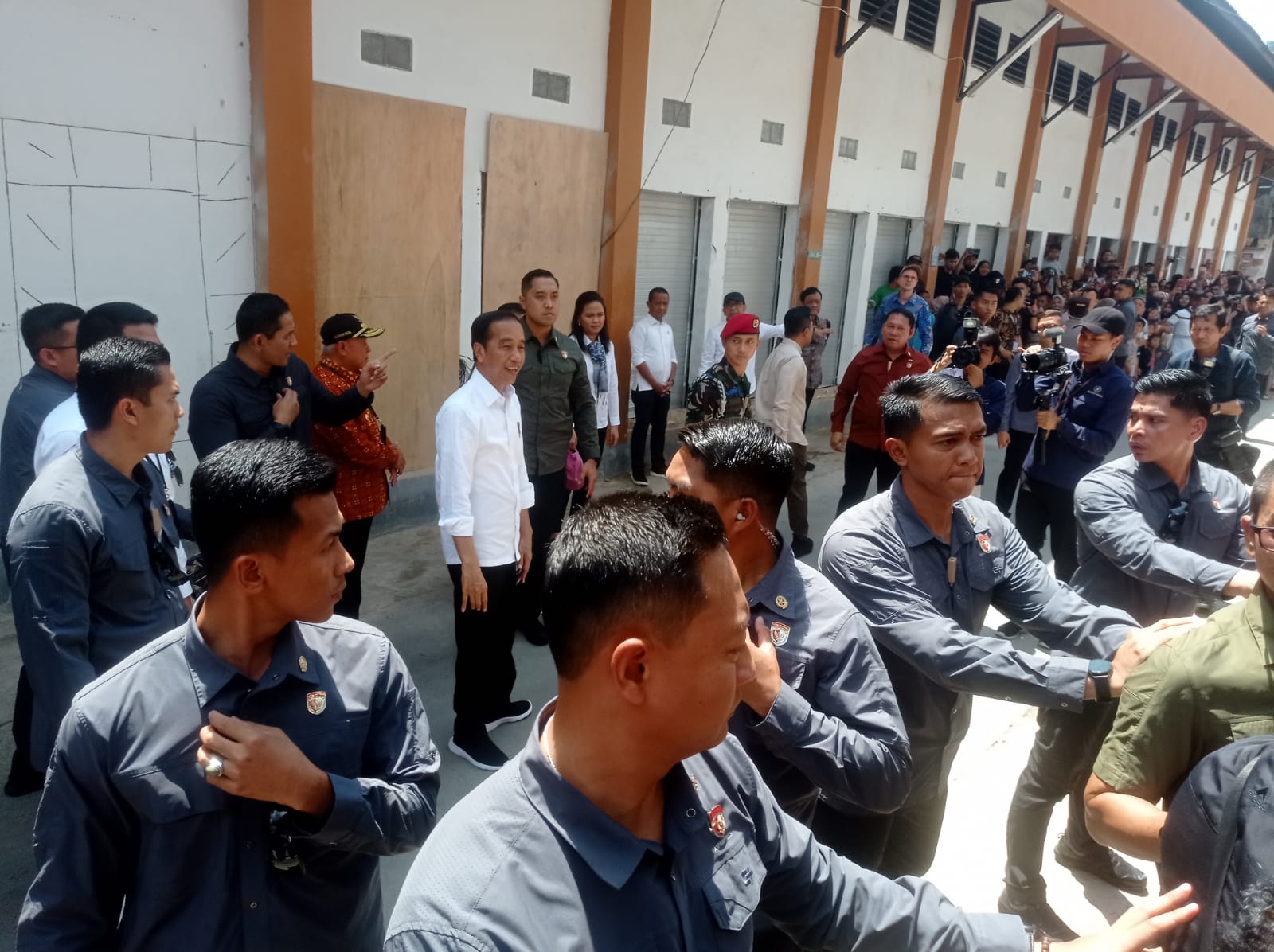jokowi ke pasar merdeka