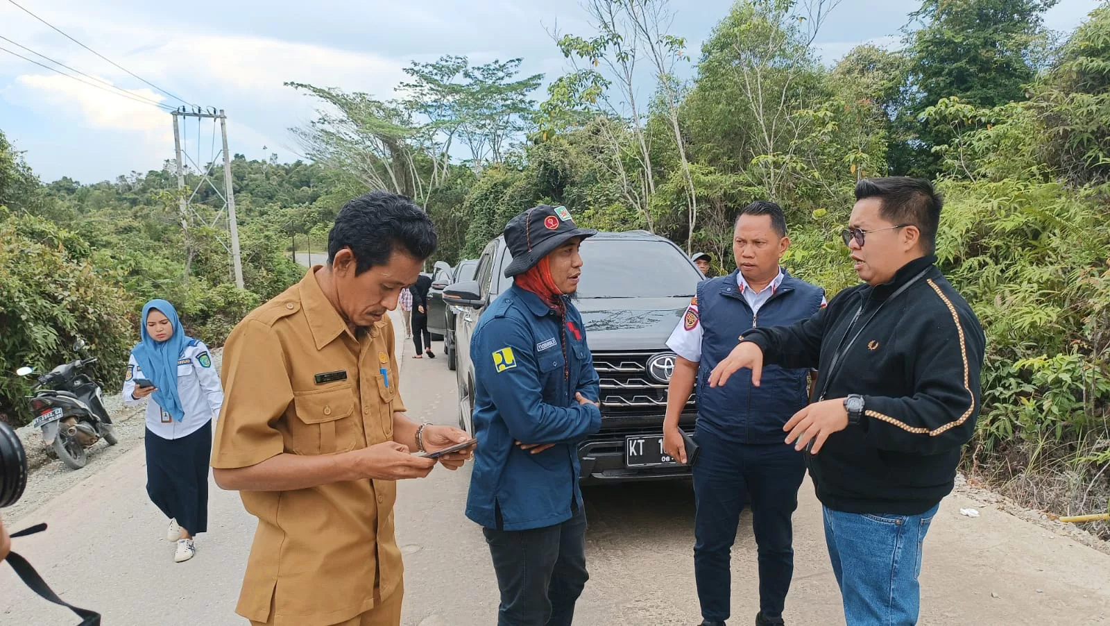 jalan poros Kota Bangun