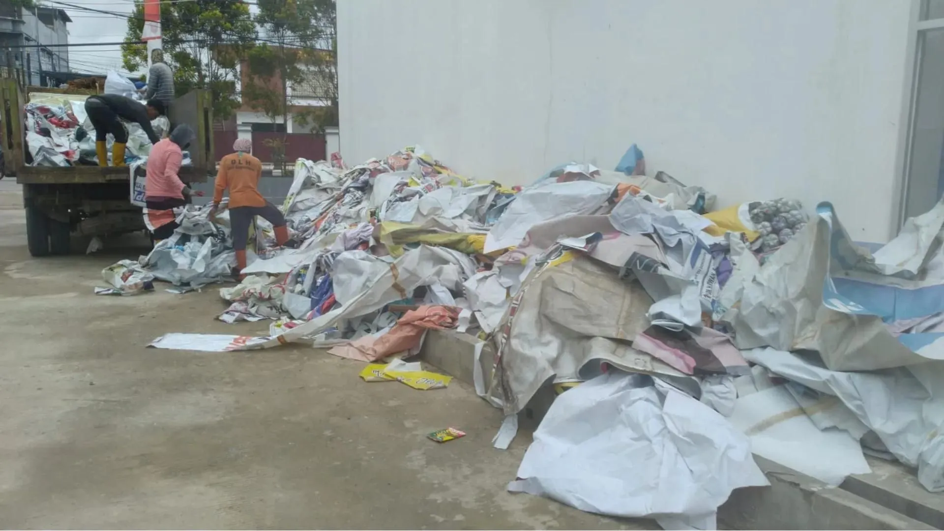 Sampah Demokrasi Pemilu 2024