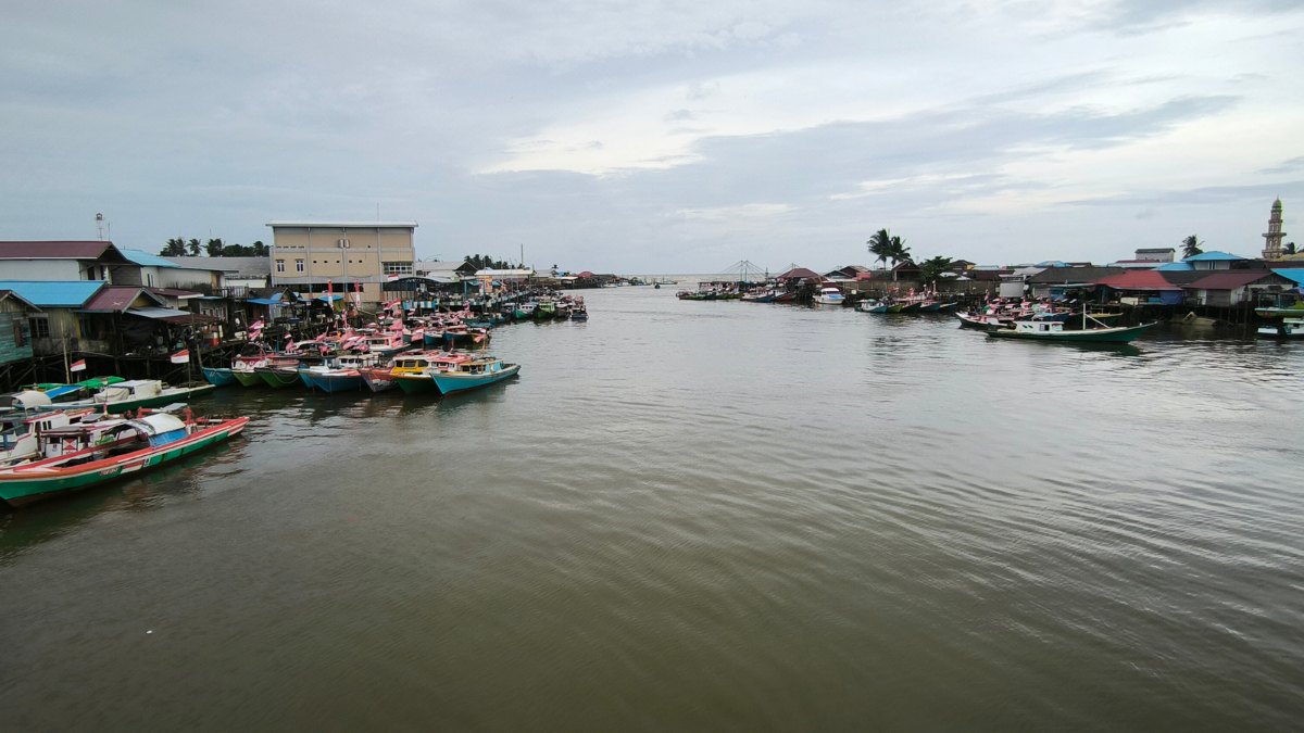 Nelayan Balipapan PT Dermaga Perkasapratama Prolog