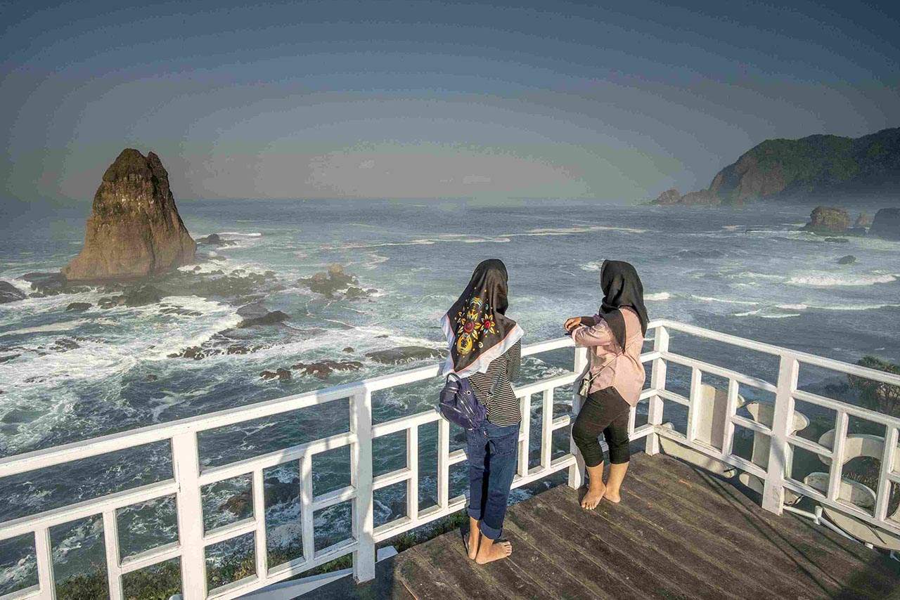 Tanjung Papuma dan Destinasi Alam Lain di Jember yang Wajib Dijelajahi