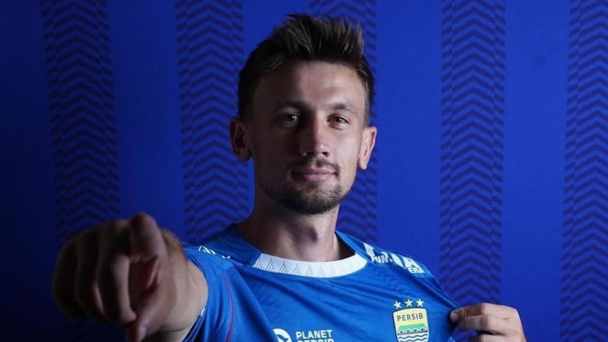 Gelandang Persib Mateo Kocijan.