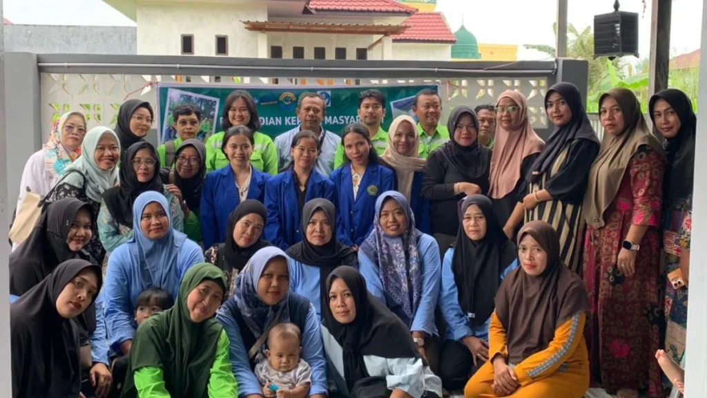 Prodi TRPPL Edukasi Warga Taqwa Lok Bahu Samarinda tentang Pemilahan Sampah dan Pembuatan Pupuk Organik 1 1000006222
